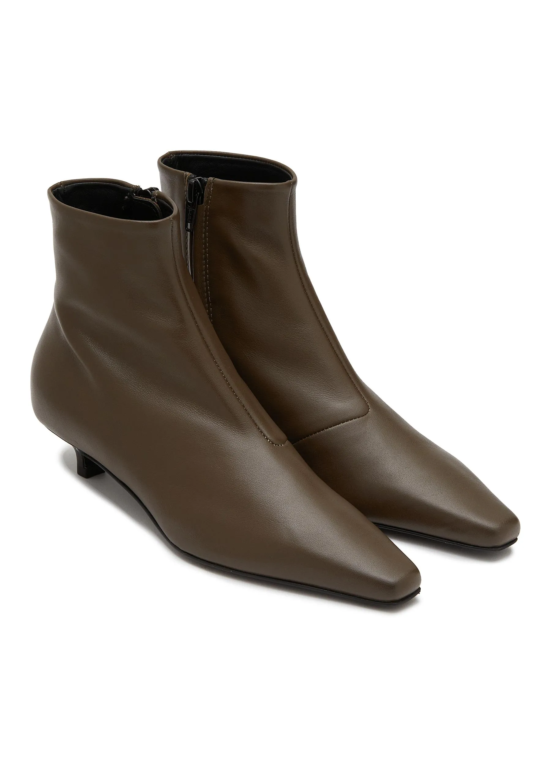 -----------TOTEME ---- ------------ ----35 Leather Ankle Boots --