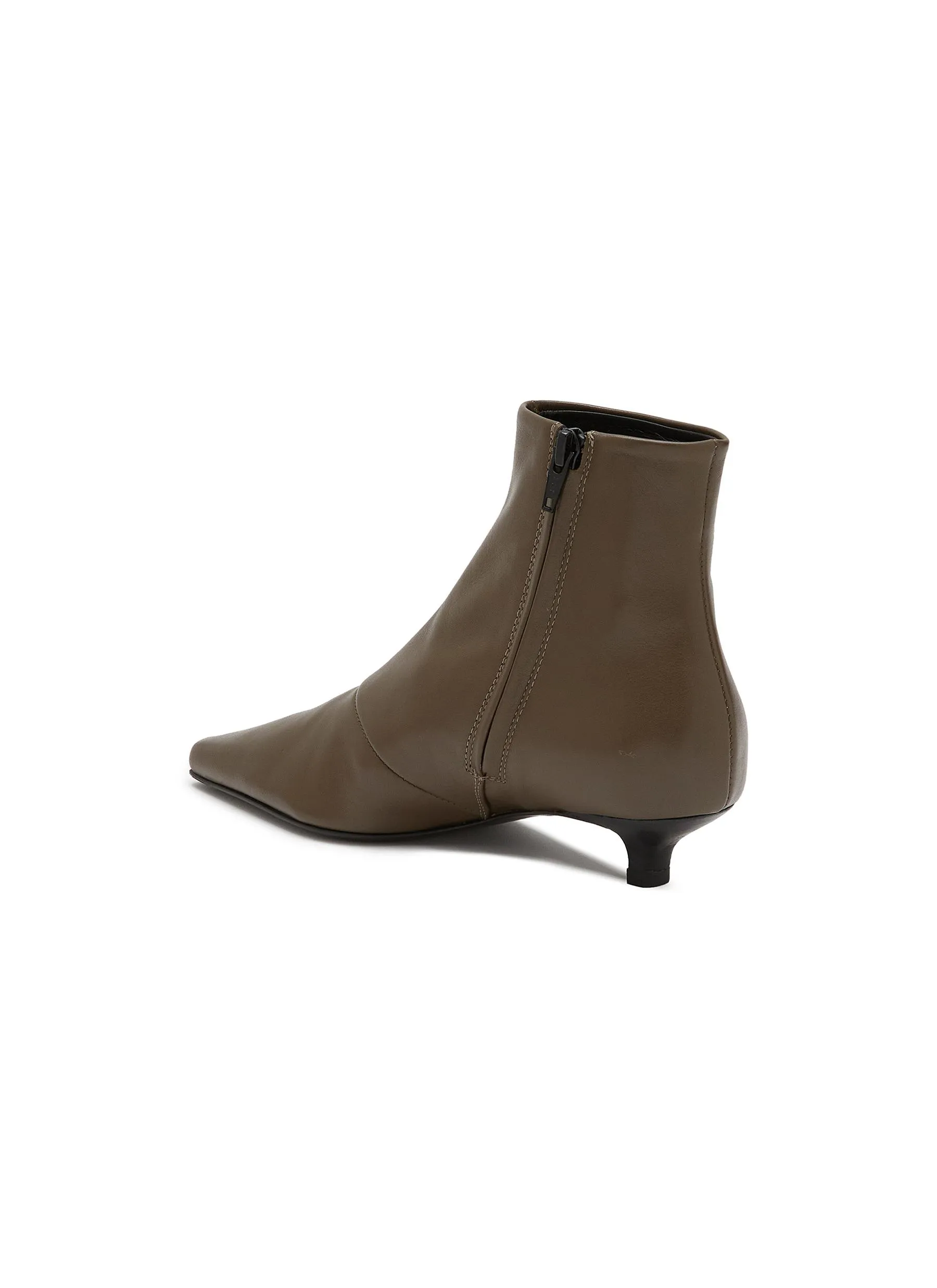 -----------TOTEME ---- ------------ ----35 Leather Ankle Boots --